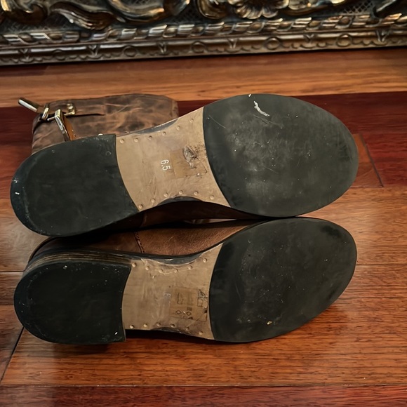 Knee high brown leather boots with gold hardware - Picture 6 of 6